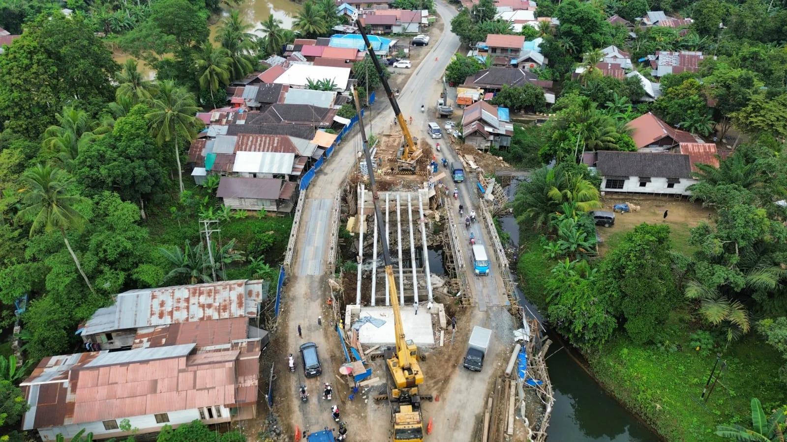 Proyek Jembatan Girder Type-A25M Sungai Atanik - Gunung Baja Permata - Fatimano Daeli