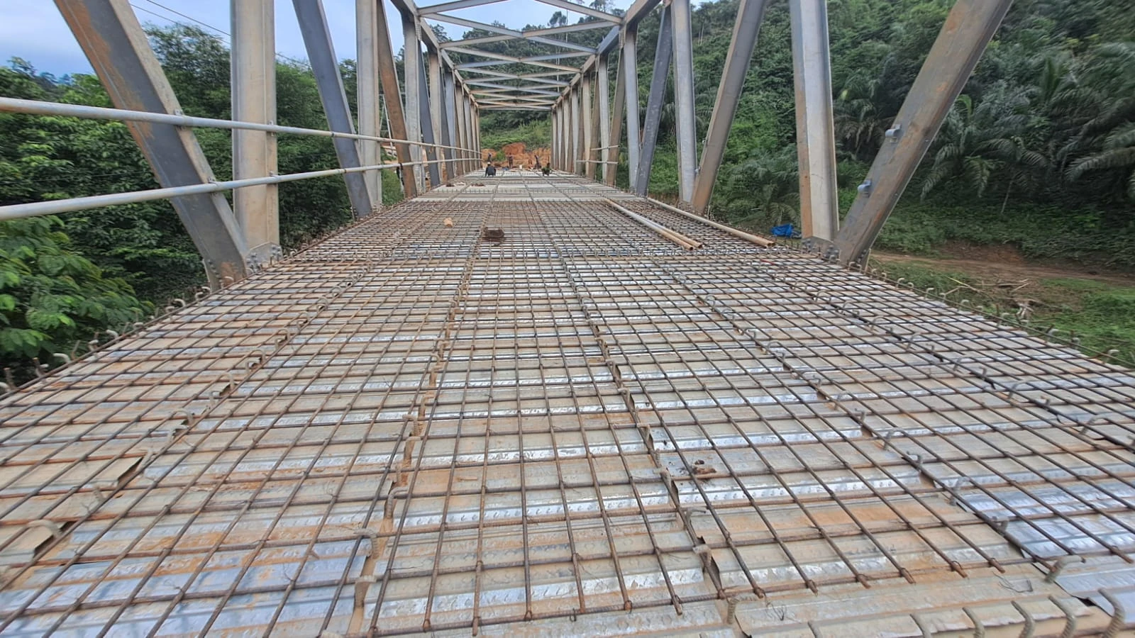Proyek Jembatan Rangka Type-B60M Sungai Sangar 2 - Gunung Baja Permata - Fatimano Daeli