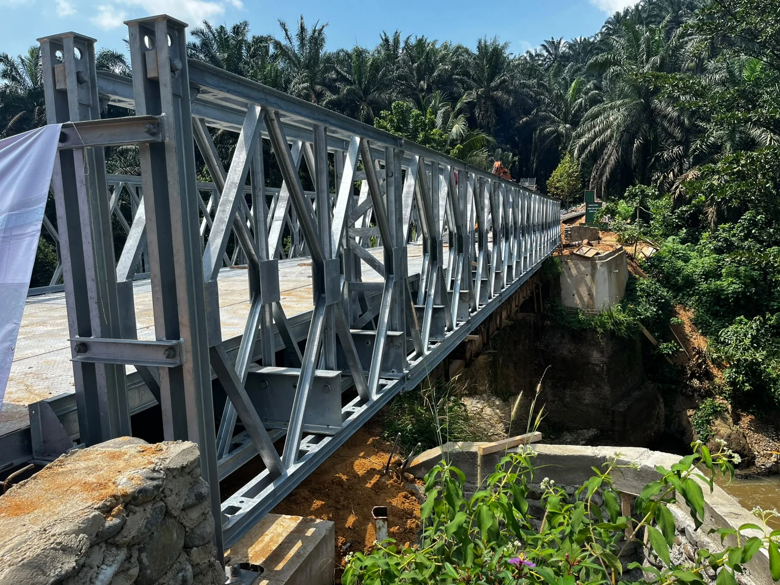 Proyek Fabrikasi dan Pemasangan Jembatan Bailey DSR 30  - Gunung Baja Permata - Fatimano Daeli