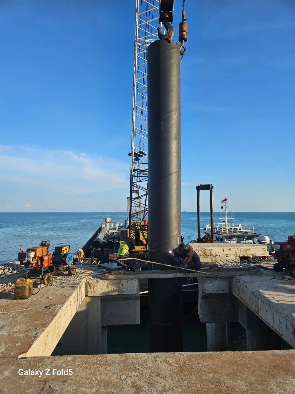 Proyek Perbaikan dermaga Pelabuhan Internasional Kijing - Gunung Baja Permata - Fatimano Daeli
